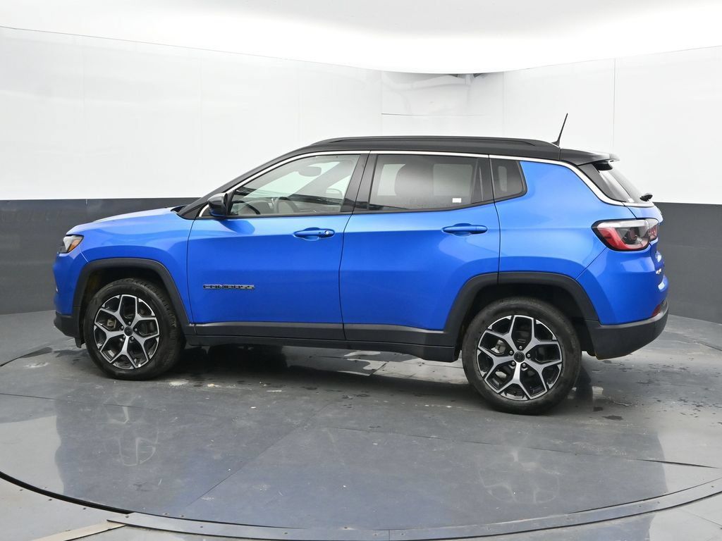 Used 2025 Jeep Compass Limited AWD/4WD image 9