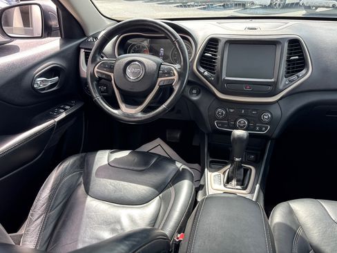 Used 2016 Jeep Cherokee Limited FWD image 28