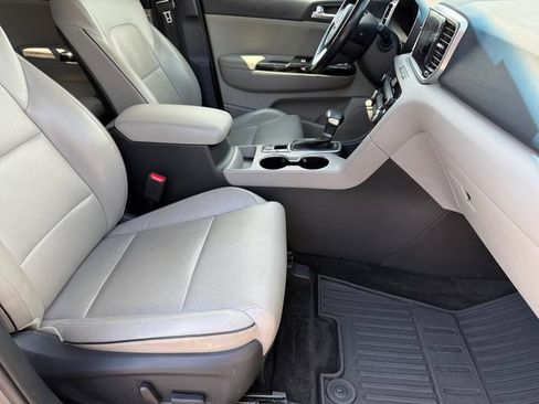 Used 2020 Kia Sportage EX w/ EX Technology Package FWD image 10