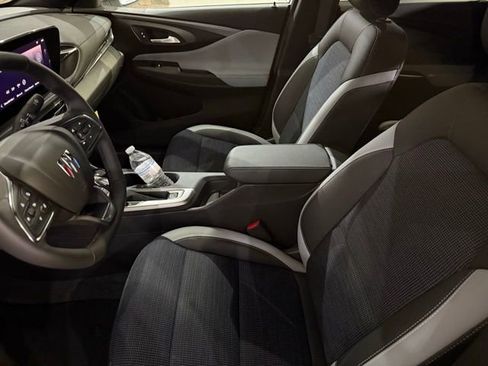Used 2025 Buick Envista Preferred w/ Convenience I Package FWD image 16