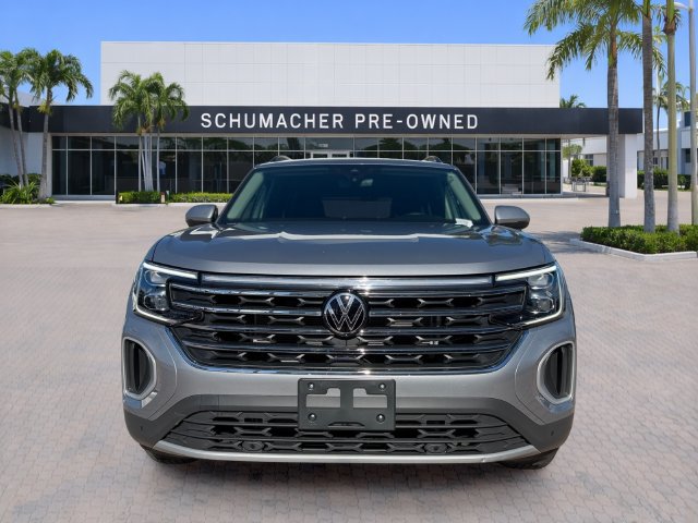 Used 2025 Volkswagen Atlas SE AWD/4WD image 2