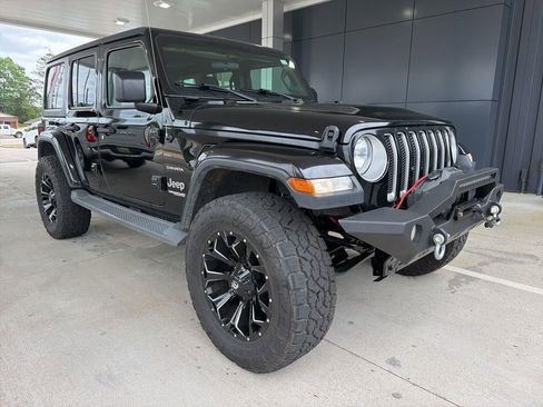 Used 2020 Jeep Wrangler Unlimited Sahara AWD/4WD image 3