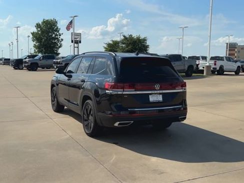 Used 2024 Volkswagen Atlas SE FWD image 8