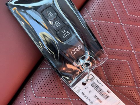 Certified 2025 Audi SQ5 Prestige image 38