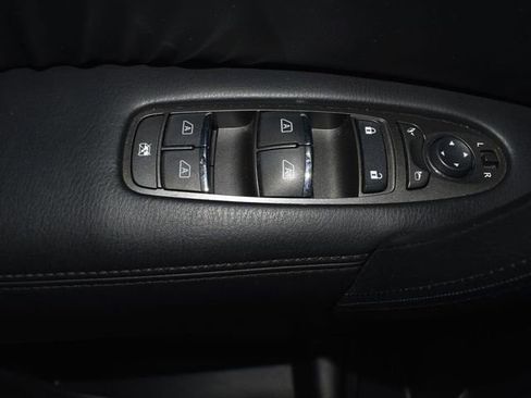 Used 2024 Nissan Armada SL image 13