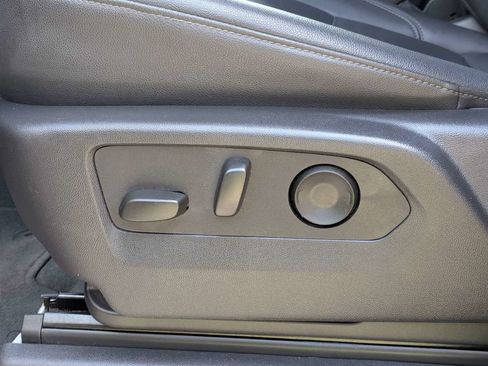 Used 2025 GMC Sierra 1500 SLT RWD image 19