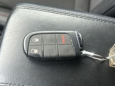 Used 2025 Jeep Compass Trailhawk AWD/4WD image 29