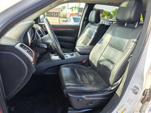 Used 2013 Jeep Grand Cherokee Limited w/ Luxury Group II AWD/4WD image 9