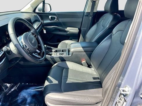 Used 2025 Kia Sorento S w/ Panoramic Sunroof Package FWD image 17