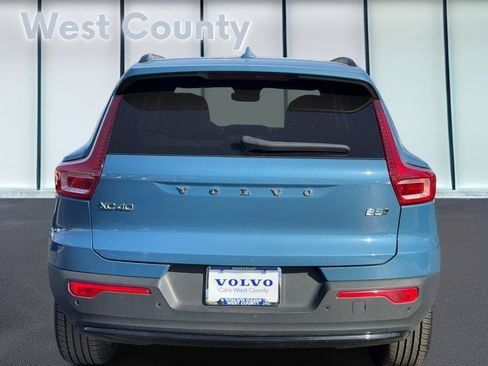 Certified 2025 Volvo XC40 B5 Plus image 6