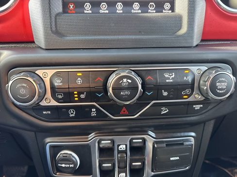 Used 2020 Jeep Wrangler Unlimited Rubicon w/ Cold Weather Group image 17