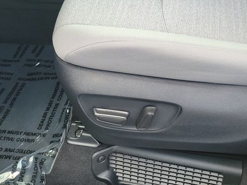 Certified 2026 Toyota Sienna LE FWD image 21
