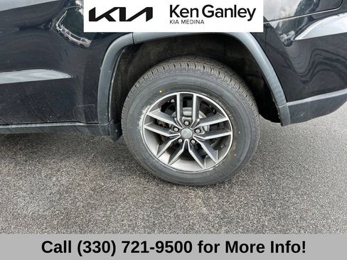 Used 2017 Jeep Grand Cherokee Limited AWD/4WD image 22