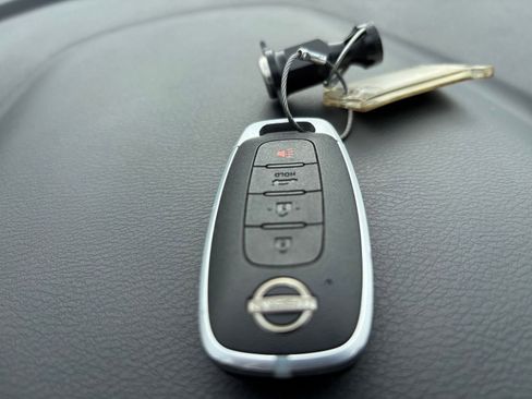 Used 2025 Nissan Versa SV image 21