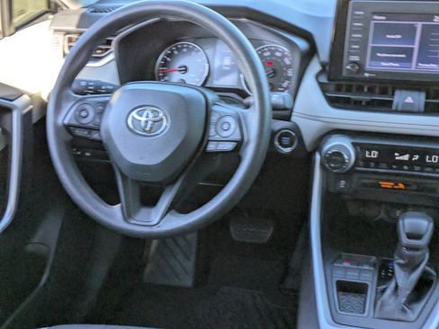 Used 2021 Toyota RAV4 XLE image 16