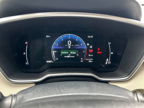 Used 2023 Toyota Corolla Cross XLE w/ Convenience Package image 9