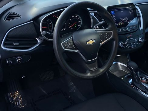 Used 2023 Chevrolet Malibu LT image 18
