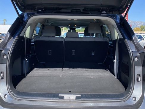 Certified 2023 Toyota Highlander L image 17