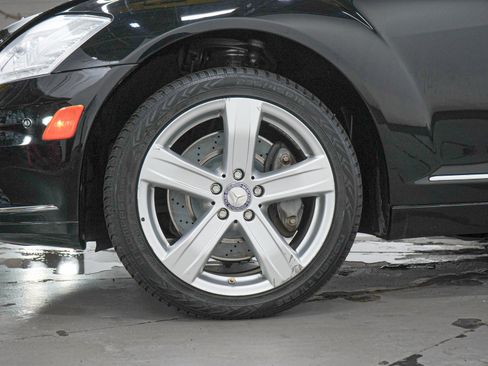 Used 2011 Mercedes-Benz S 550 4MATIC image 29