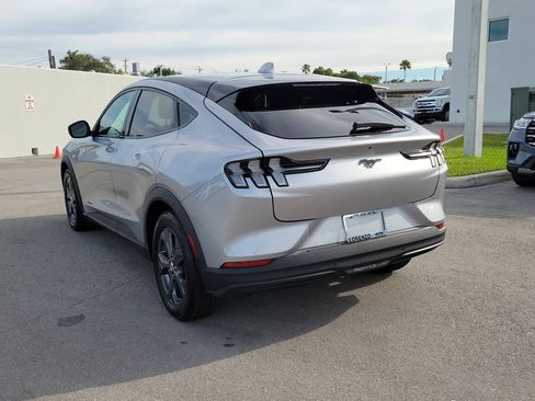 Used 2021 Ford Mustang Mach-E Select image 6