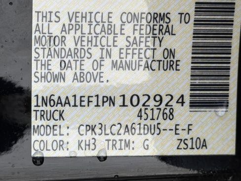 Used 2023 Nissan Titan SV w/ SV Convenience Package RWD image 32