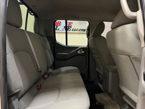 Used 2018 Nissan Frontier SV RWD image 21
