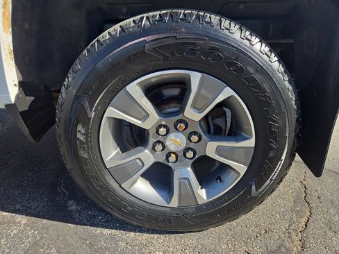 Used 2017 Chevrolet Colorado Z71 AWD/4WD image 19