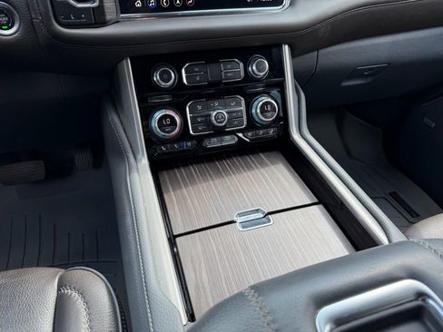 Used 2021 GMC Yukon XL Denali image 18