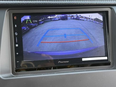 Used 2018 Toyota Highlander XLE FWD image 18