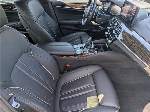 Certified 2022 BMW M550i xDrive AWD/4WD image 22