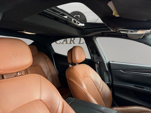 Used 2018 Maserati Ghibli image 14