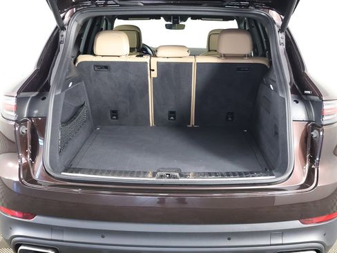 Used 2022 Porsche Cayenne image 25
