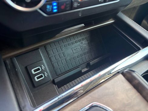 Used 2018 Ford Expedition Platinum AWD/4WD image 19