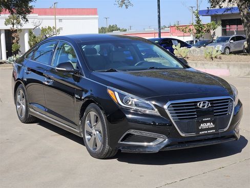 Used 2017 Hyundai Sonata Limited w/ Ultimate Package 02 image 3