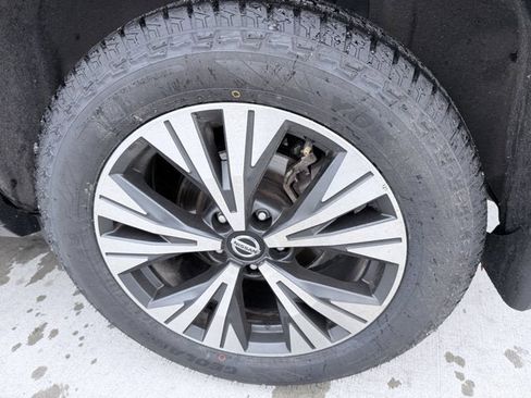 Certified 2021 Nissan Rogue SV w/ Premium Package image 24