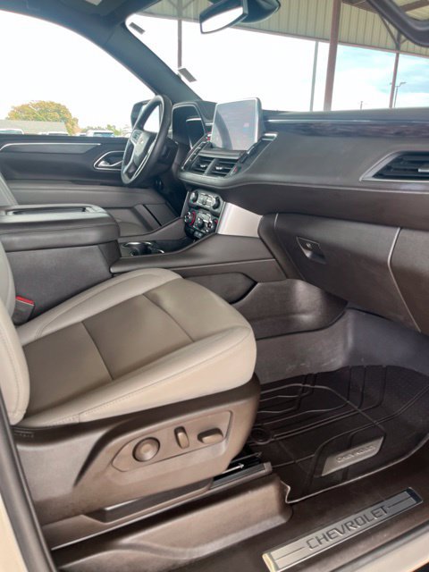 Used 2023 Chevrolet Tahoe LT w/ Luxury Package RWD image 12