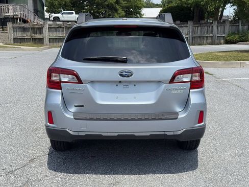 Used 2015 Subaru Outback 2.5i Premium AWD/4WD image 6