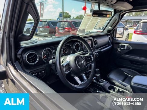 Used 2018 Jeep Wrangler Unlimited Sahara AWD/4WD image 12