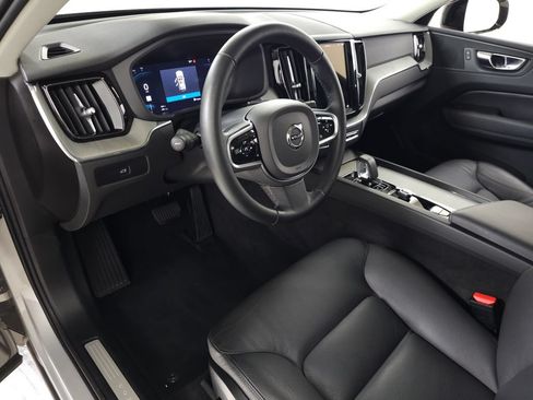 Certified 2025 Volvo XC60 B5 Plus AWD/4WD image 17