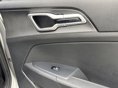 Used 2025 Kia Sportage LX FWD image 43