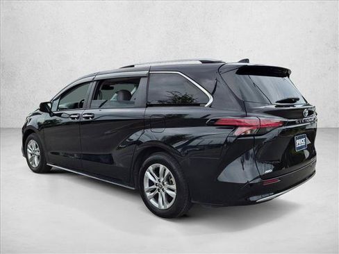 Used 2022 Toyota Sienna Limited AWD/4WD image 8