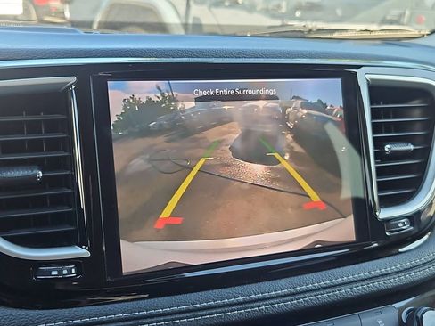 Certified 2023 Chrysler Pacifica Touring-L FWD image 24