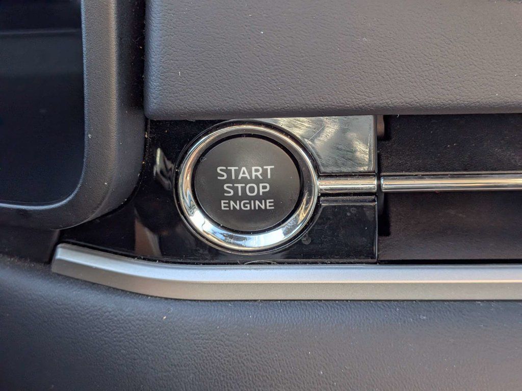 Used 2023 Mitsubishi Outlander SE FWD image 28