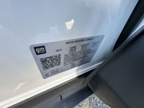 Used 2025 Chevrolet Trax LT image 35