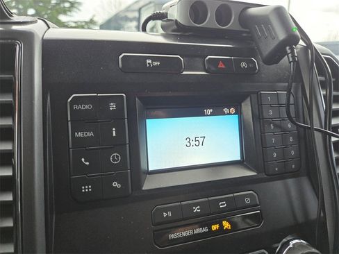 Used 2018 Ford F150 XLT w/ Trailer Tow Package image 15