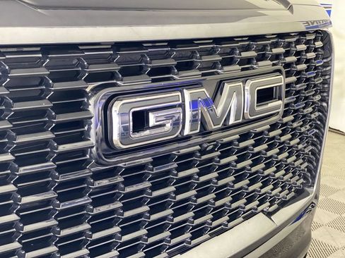 Used 2024 GMC Yukon Denali Ultimate AWD/4WD image 38