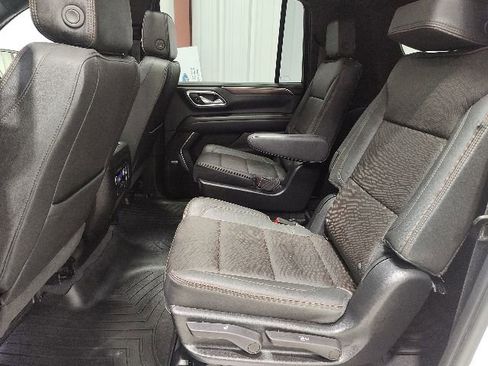 Used 2023 Chevrolet Suburban High Country AWD/4WD image 12