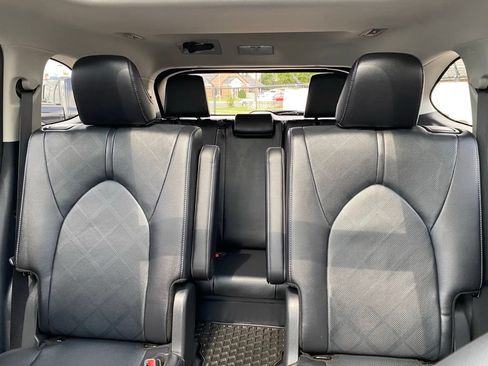Used 2024 Toyota Highlander Platinum AWD/4WD image 32