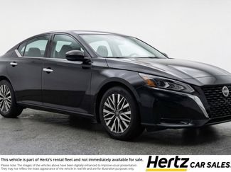 Used 2025 Nissan Altima 2.5 SV video 1
