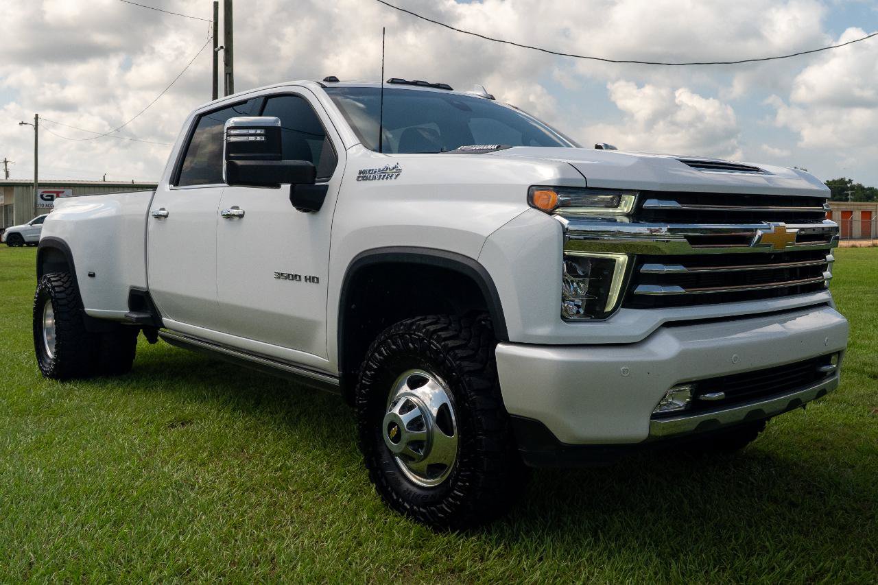 Used 2022 Chevrolet Silverado 3500 High Country w/ Safety Package II AWD/4WD image 4
